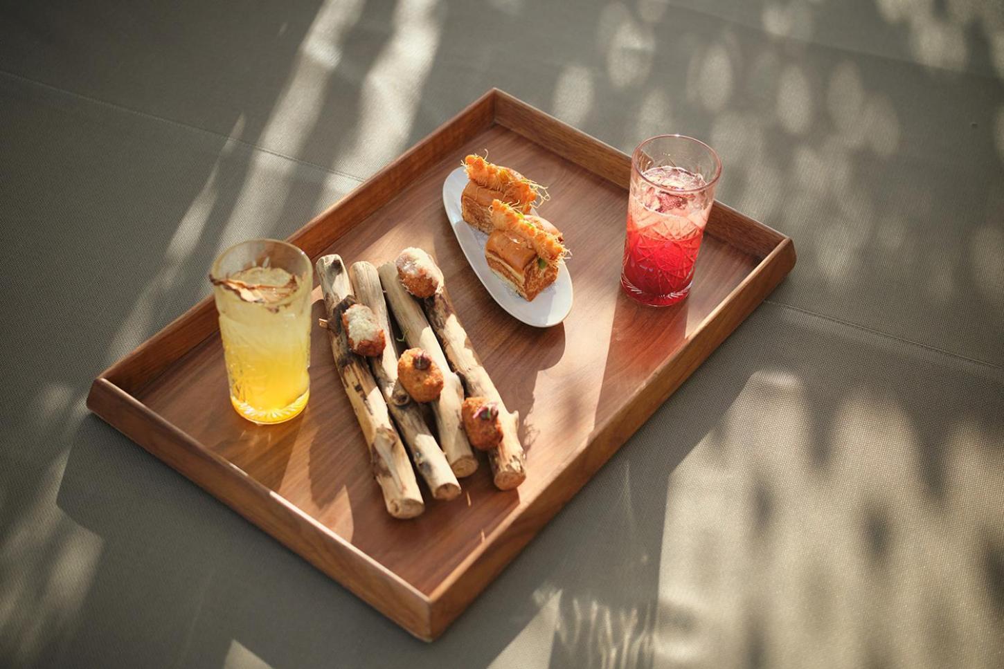 El Llorenc Parc De La Mar - Adults Only Palma de Mallorca Buitenkant foto A wooden tray
