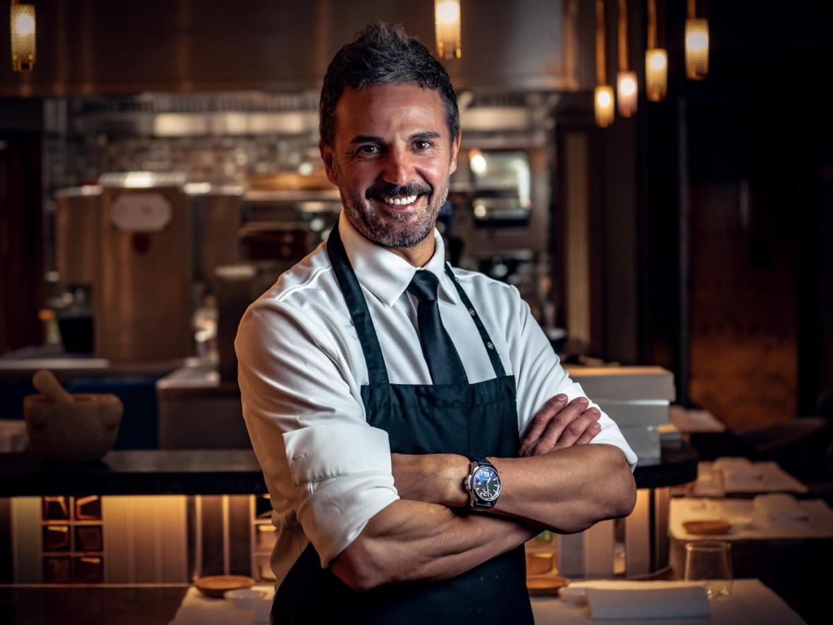 El Llorenc Parc De La Mar - Adults Only Palma de Mallorca Buitenkant foto Chef and restaurateur, Anthony Bourdain